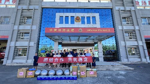 新疆黄金盾保安服务有限公司开展“八一”建军节慰问活动