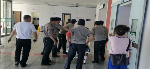 新疆诚民信安保安员争分夺秒救助昏迷学生