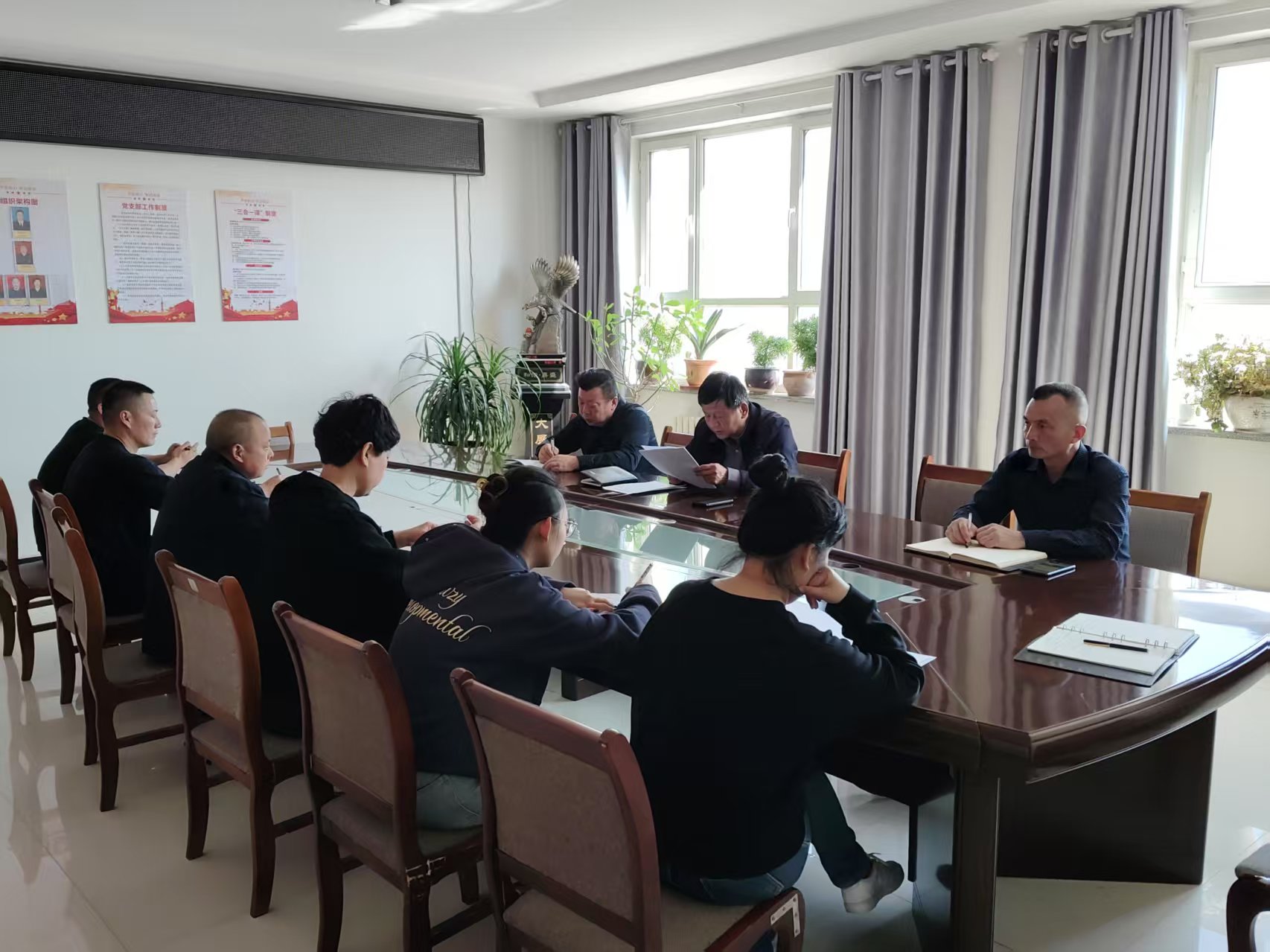 伊宁市伊盾保安服务有限公司组织开展安全宣传教育活动